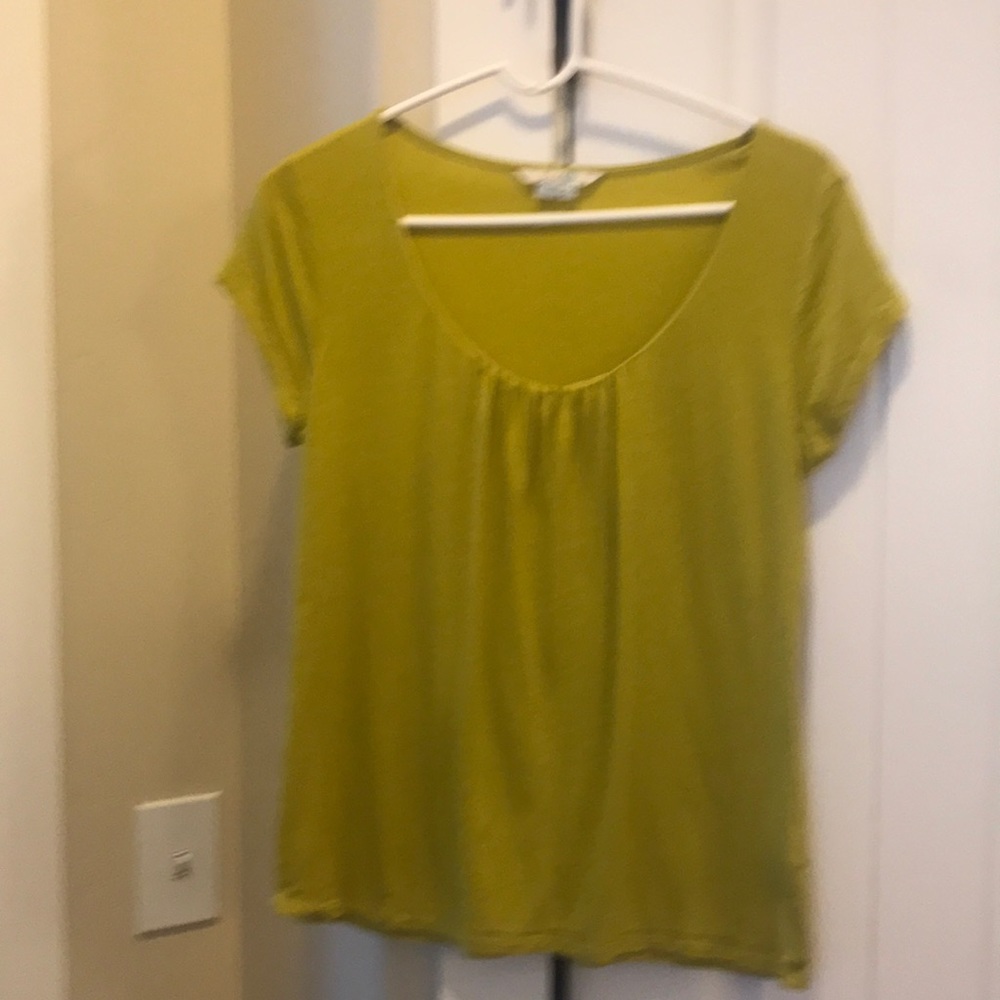 Boden mustard colored tee. Size 8